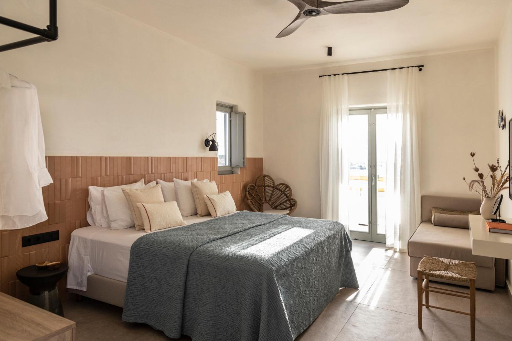 Upbeat Double with Large terrace Sea View (1st floor)