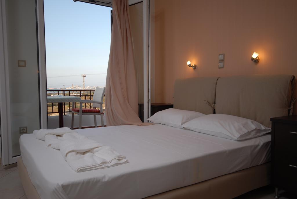Deluxe Δίκλινο Δωμάτιο - με 1 Διπλό ή 2 Μονά Κρεβάτια - με θέα στη Θάλασσα