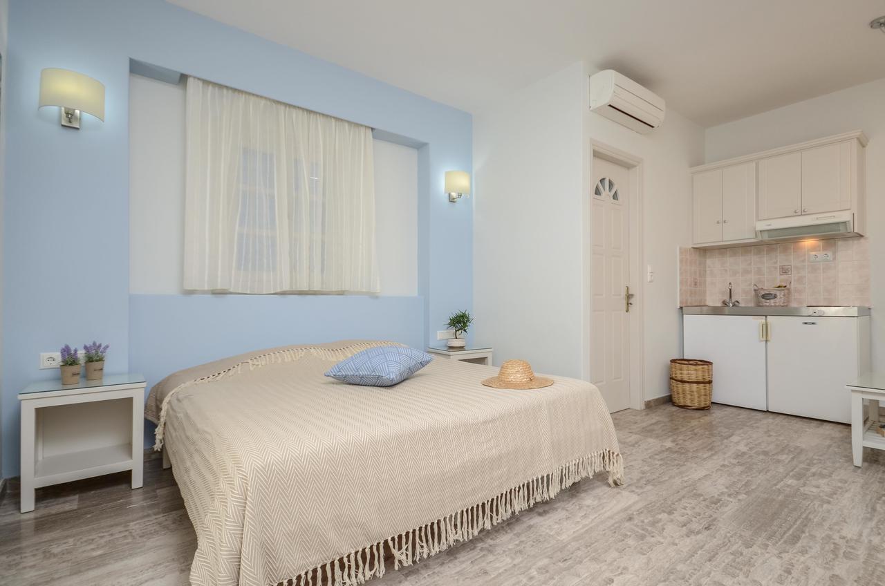 Suite Top Floor with Outdoor Hot Tub,664745478:JPEG