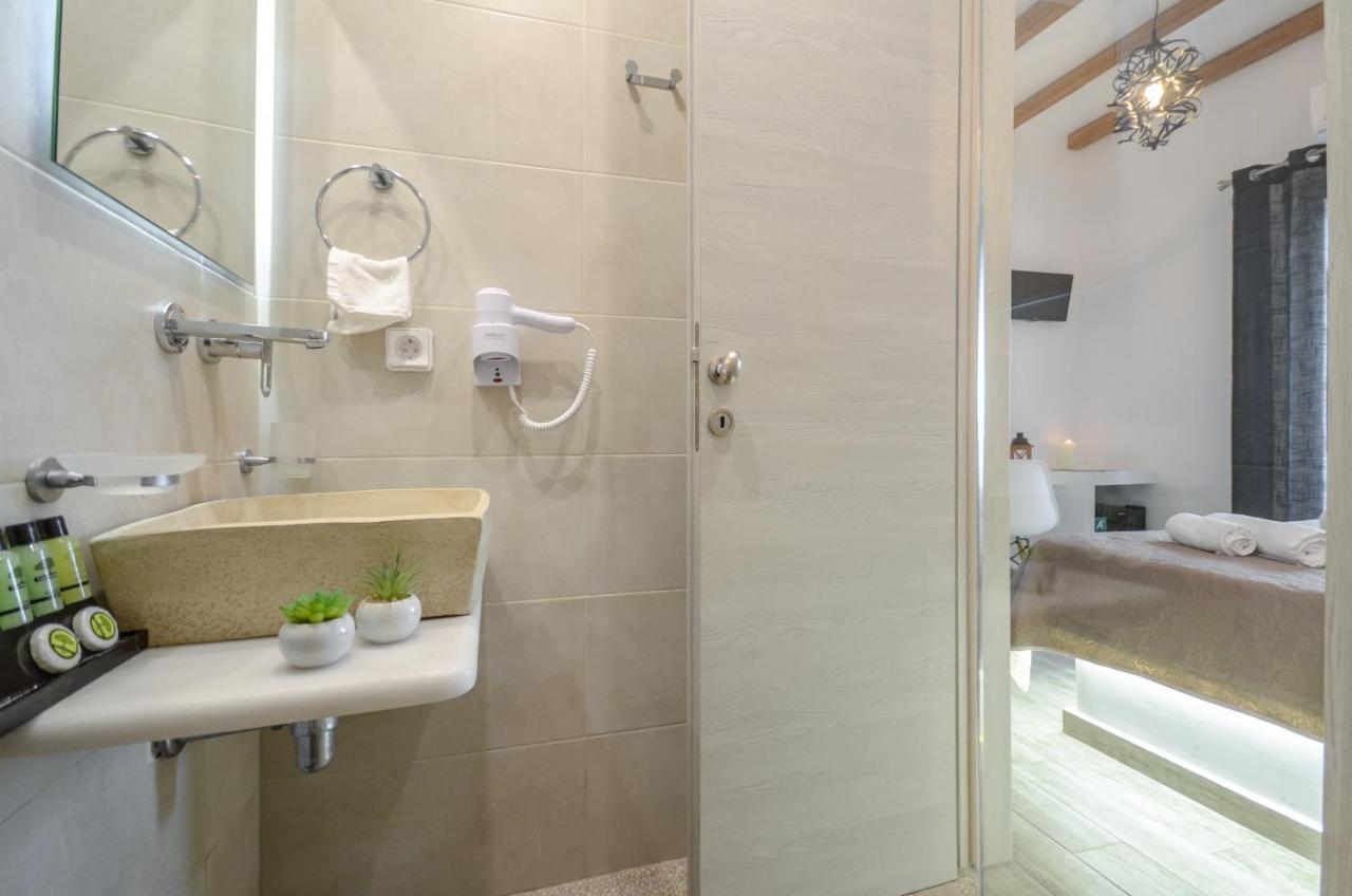 Double Room,966682183:JPEG