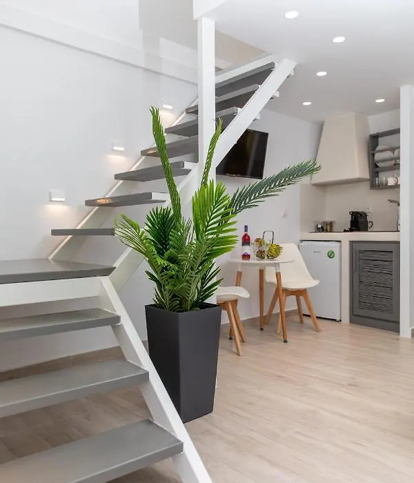 Marina'S Suites-1