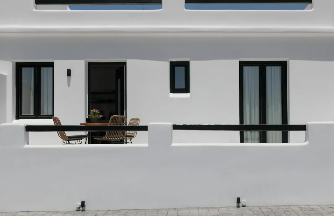 Naxos White Concept-1
