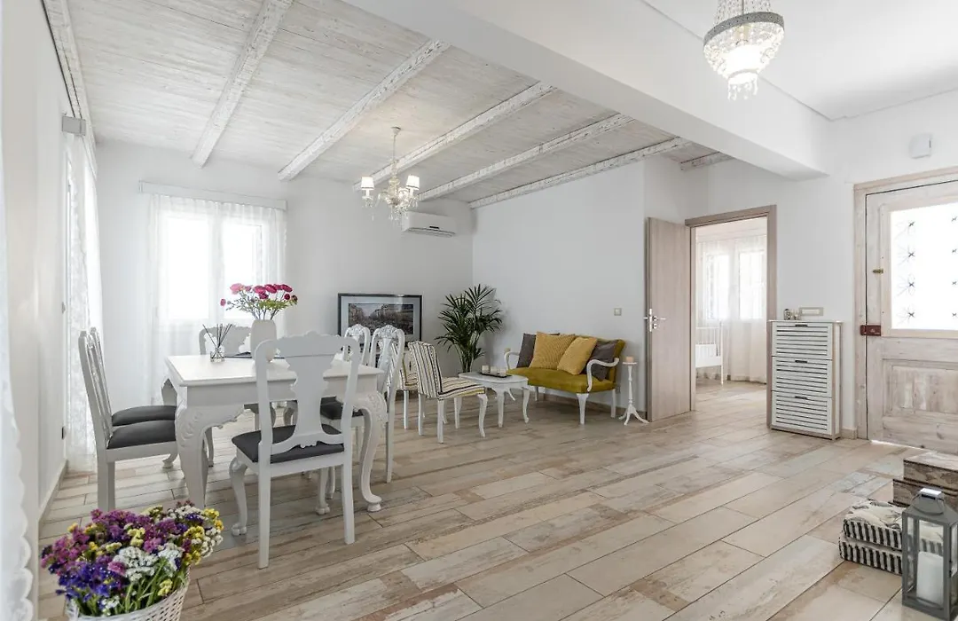 Villa Nektar, Luxury Apartment in Chora Naxos-1
