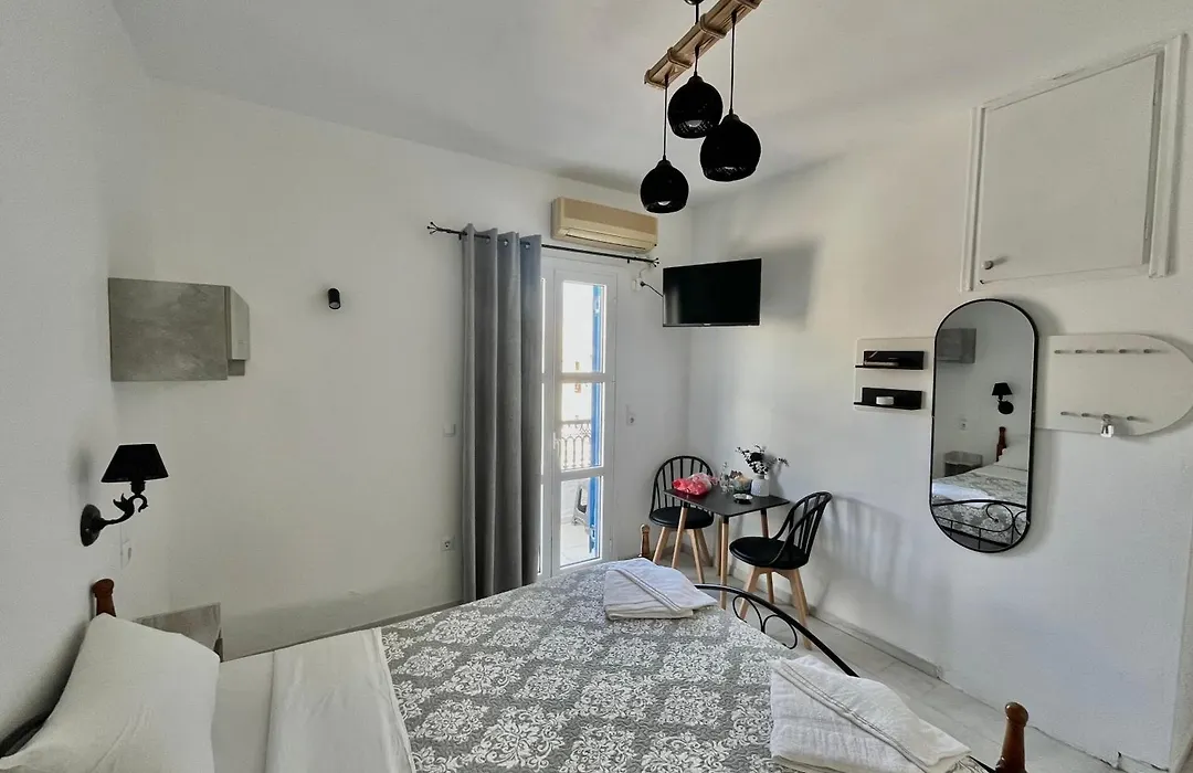 Studios Zafiri-1
