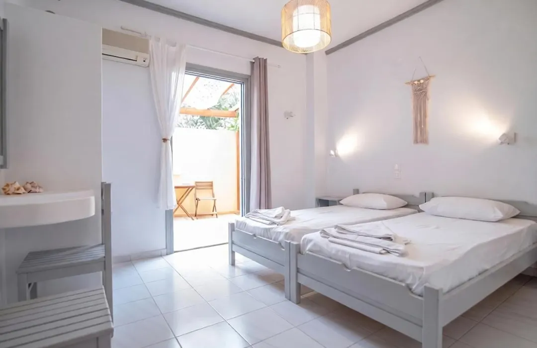 Melissa Rooms Naxos-1