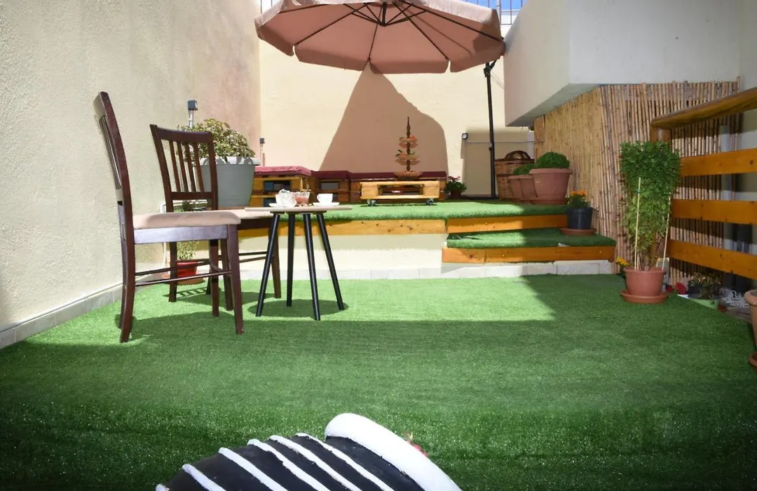 Little Yard Studios & Apartments #3-1