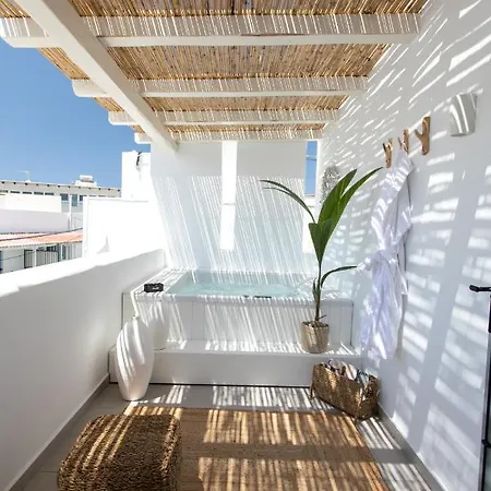 Kamvas Deluxe Apartments-3