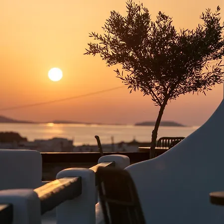 Naxos White Concept-3