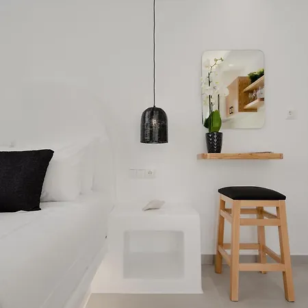 Naxos Maes Studios-2