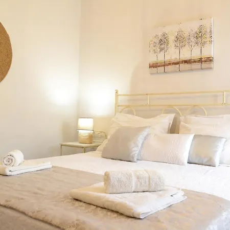 Ariadne & Theseus Apartments-3