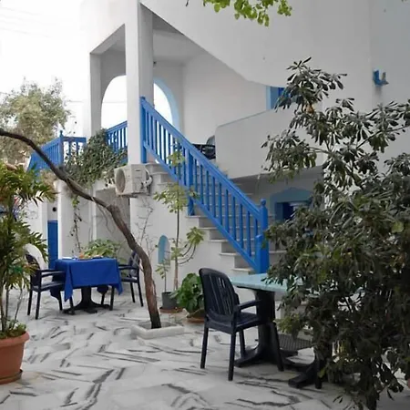 Barbouni Hotel&Studios-3