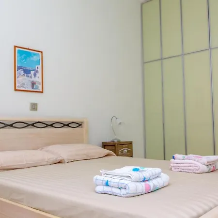 Like Home Naxos-2
