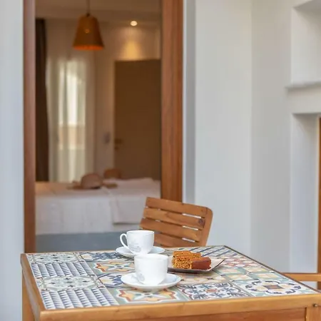 Harmony Beach House - 100 Steps From The Sea-2