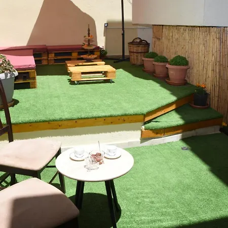 Little Yard Studios & Apartments #3-2