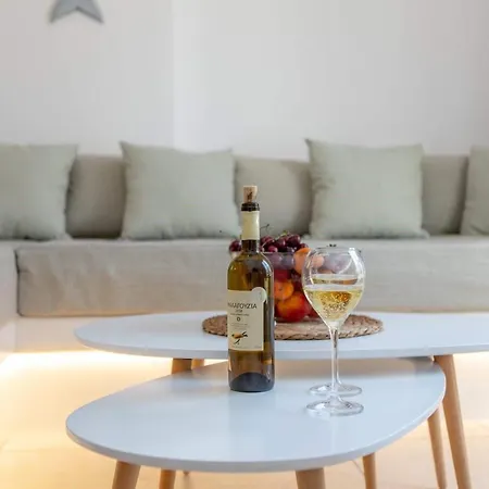 Sorokos Suite 8-3