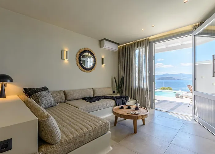 Villen mit privatem Schwimmbad in Naxos City