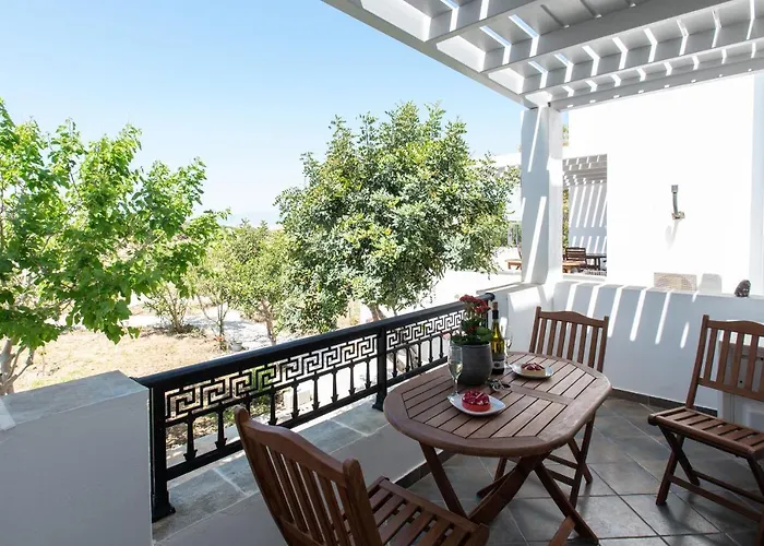 Sea Lilies Suites Pláka