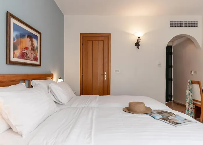 Naxos City 3 Star Hotels near Old Town