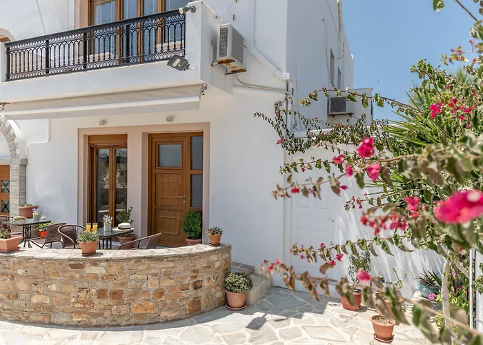 Pet friendly Vaso Studios In Town With Parking Naxos City