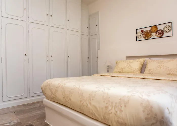 All Seasons Suite Naxos City